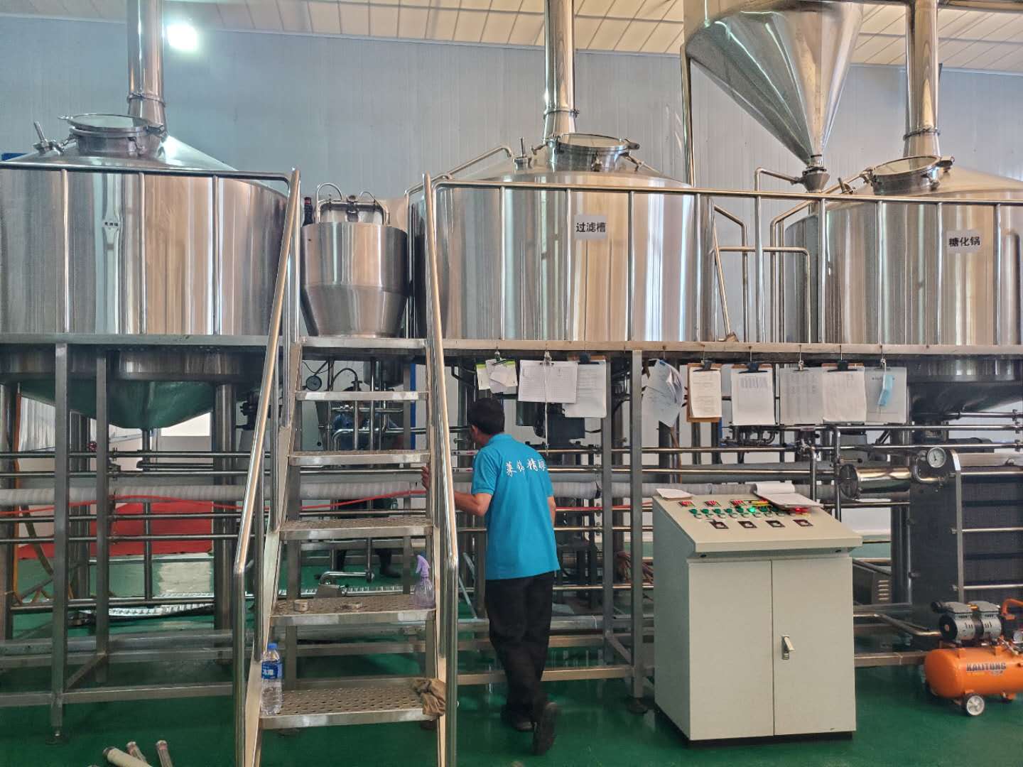 大型啤酒厂设备 大型啤酒厂设备